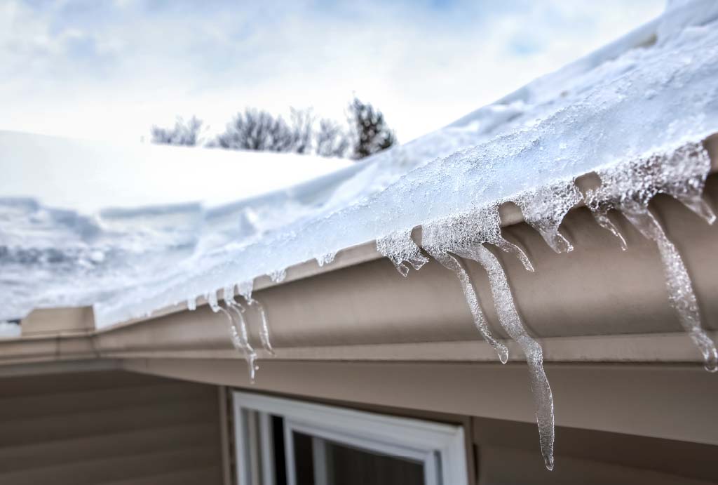 How Indianapolis Homeowners Can Prevent Leaks and Ice Dams in 2025